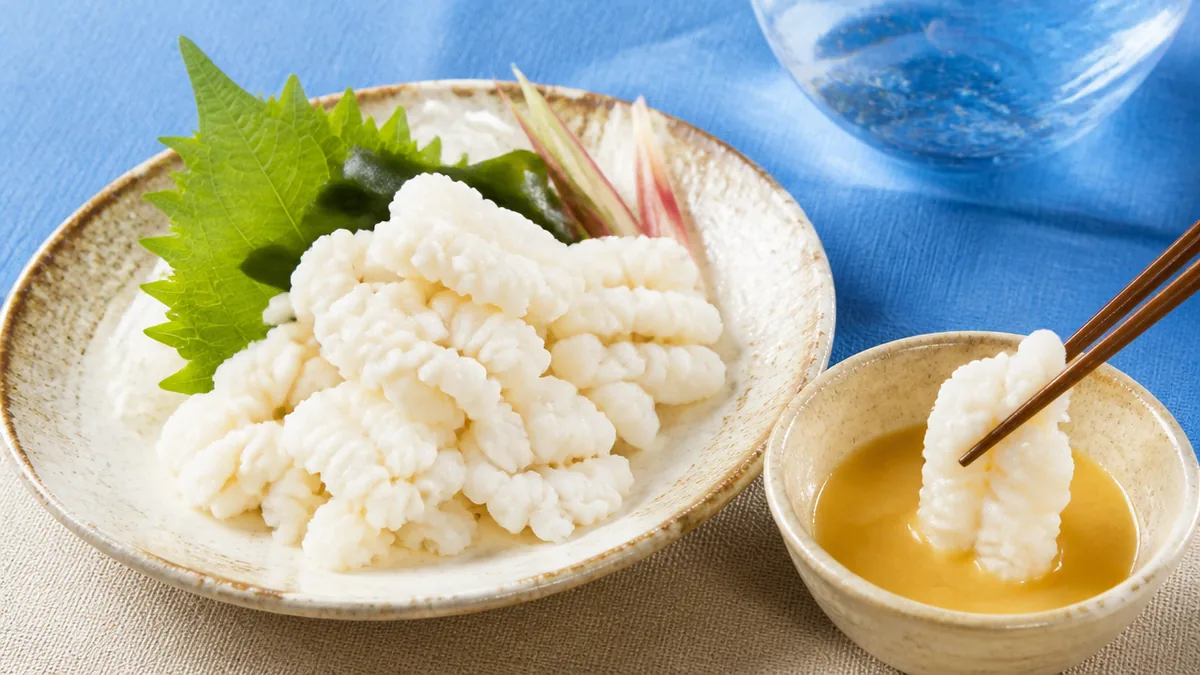 フカの湯引きとは？サメの身をゆでて酢味噌で食べる西日本の伝統料理の解説画像